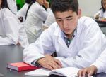 Estudiantes en prácticas de laboratorio